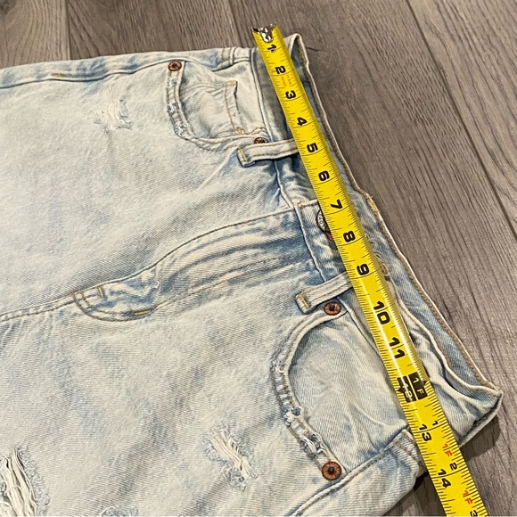 American Eagle Mom Jean Shorts Women's 2 Light Wash Hi Rise Rainbow Embroidery - Picture 12 of 15